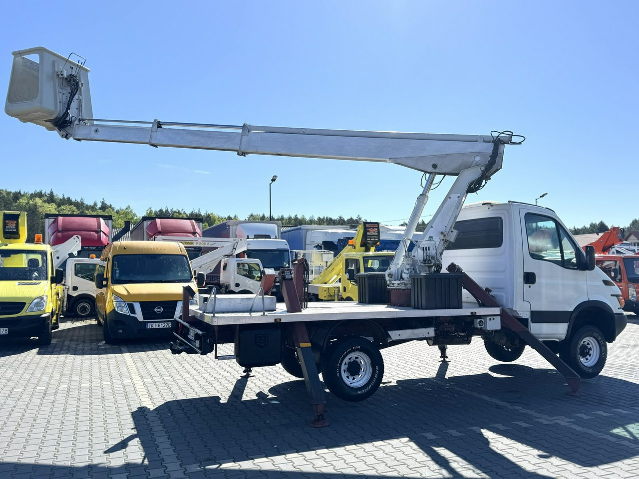 Camión con plataforma elevadora Iveco Daily: foto 20 Camión con plataforma elevadora Iveco Daily: foto 20