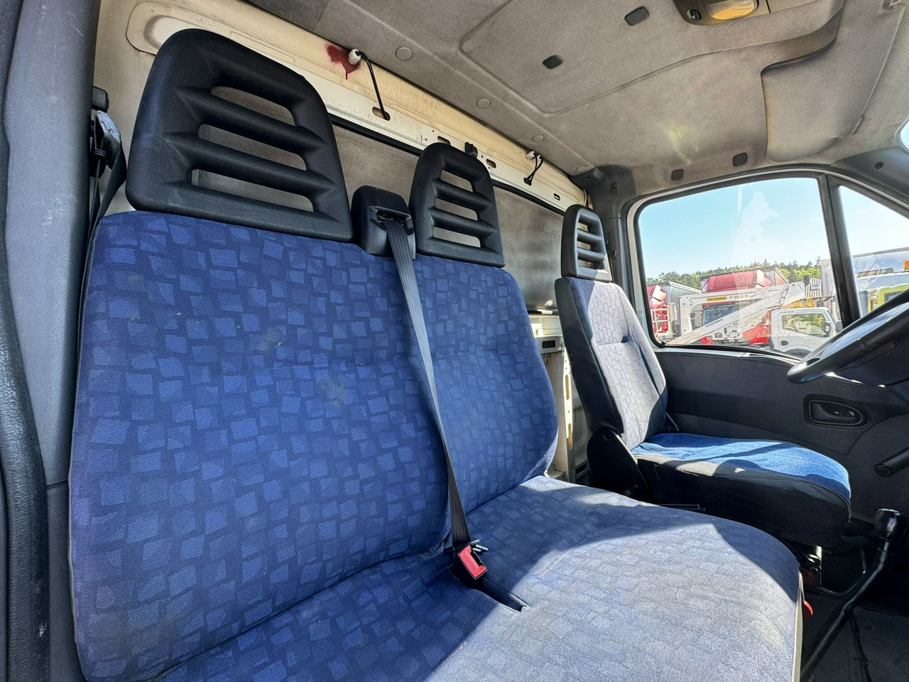 Camión con plataforma elevadora Iveco Daily: foto 29 Camión con plataforma elevadora Iveco Daily: foto 29