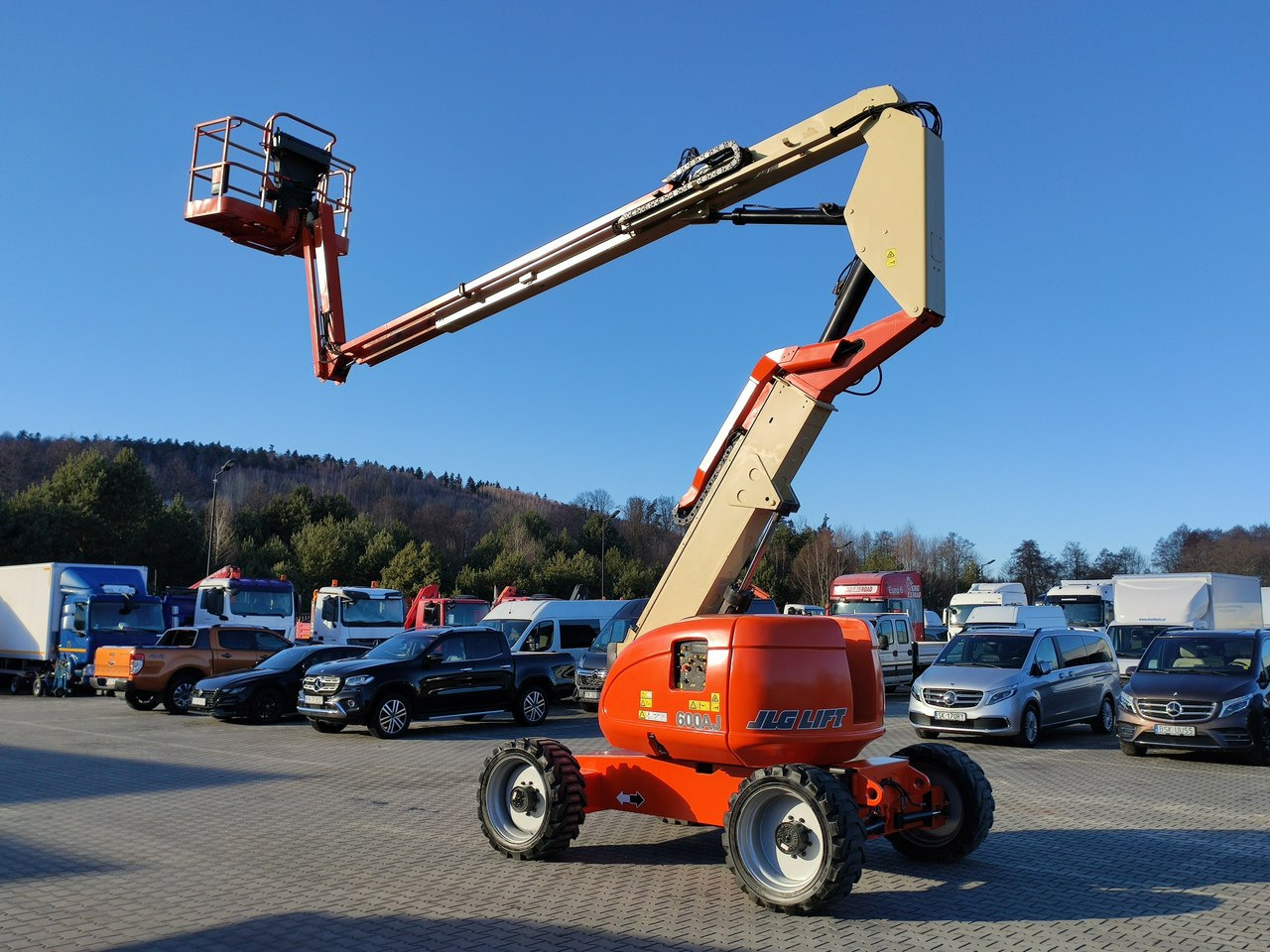 JLG 600AJ 4x4 PODNOŚNIK PRZEGUBOWY - Plataforma articulada: foto 3 JLG 600AJ 4x4 PODNOŚNIK PRZEGUBOWY - Plataforma articulada: foto 3