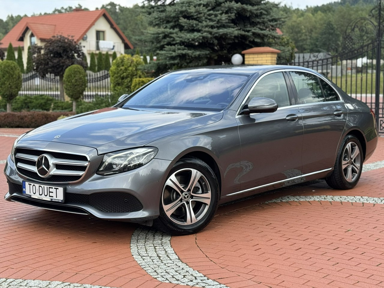 Mercedes E 220 - Sedan: foto 5 Mercedes E 220 - Sedan: foto 5