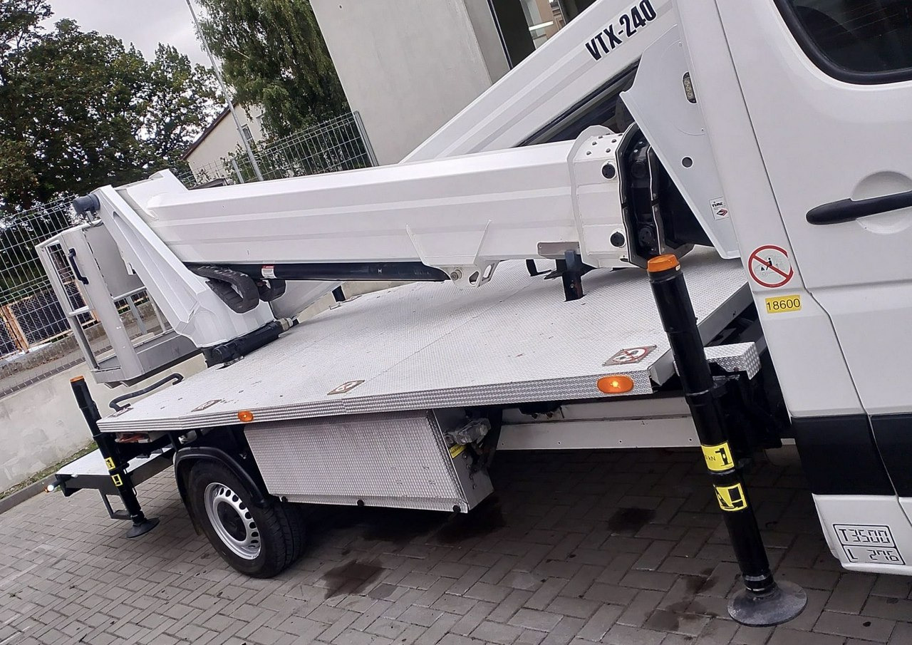 Mercedes Sprinter Zwyżka Podnośnik Koszowy VERSALIFT VTX-240 UDT - Camión con plataforma elevadora: foto 4 Mercedes Sprinter Zwyżka Podnośnik Koszowy VERSALIFT VTX-240 UDT - Camión con plataforma elevadora: foto 4