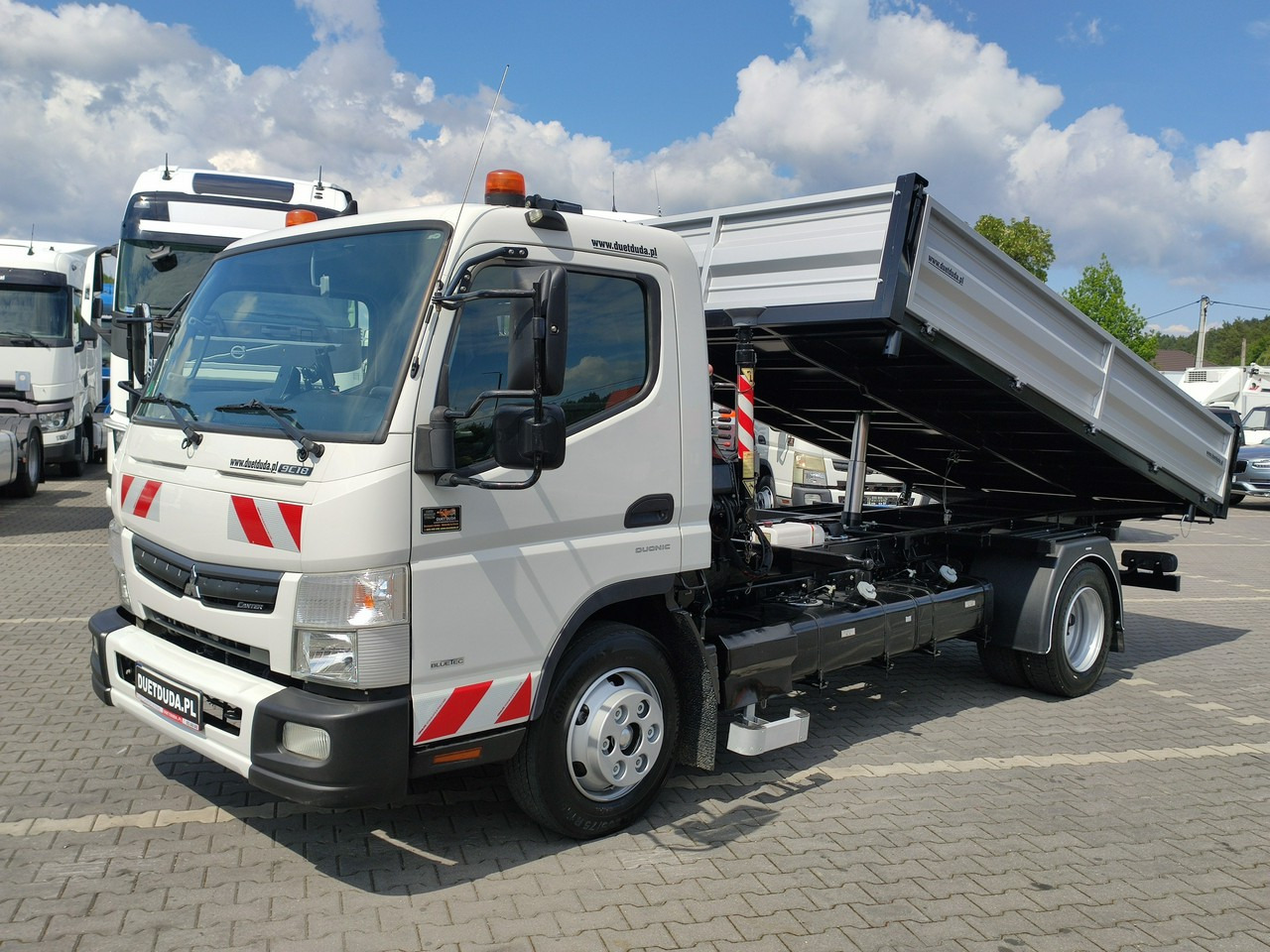 Mitsubishi Canter Fuso 9C18 3.0/180KM Automat, HDS FASSI F30 Wywrotka 3-str - Camión volquete: foto 3 Mitsubishi Canter Fuso 9C18 3.0/180KM Automat, HDS FASSI F30 Wywrotka 3-str - Camión volquete: foto 3