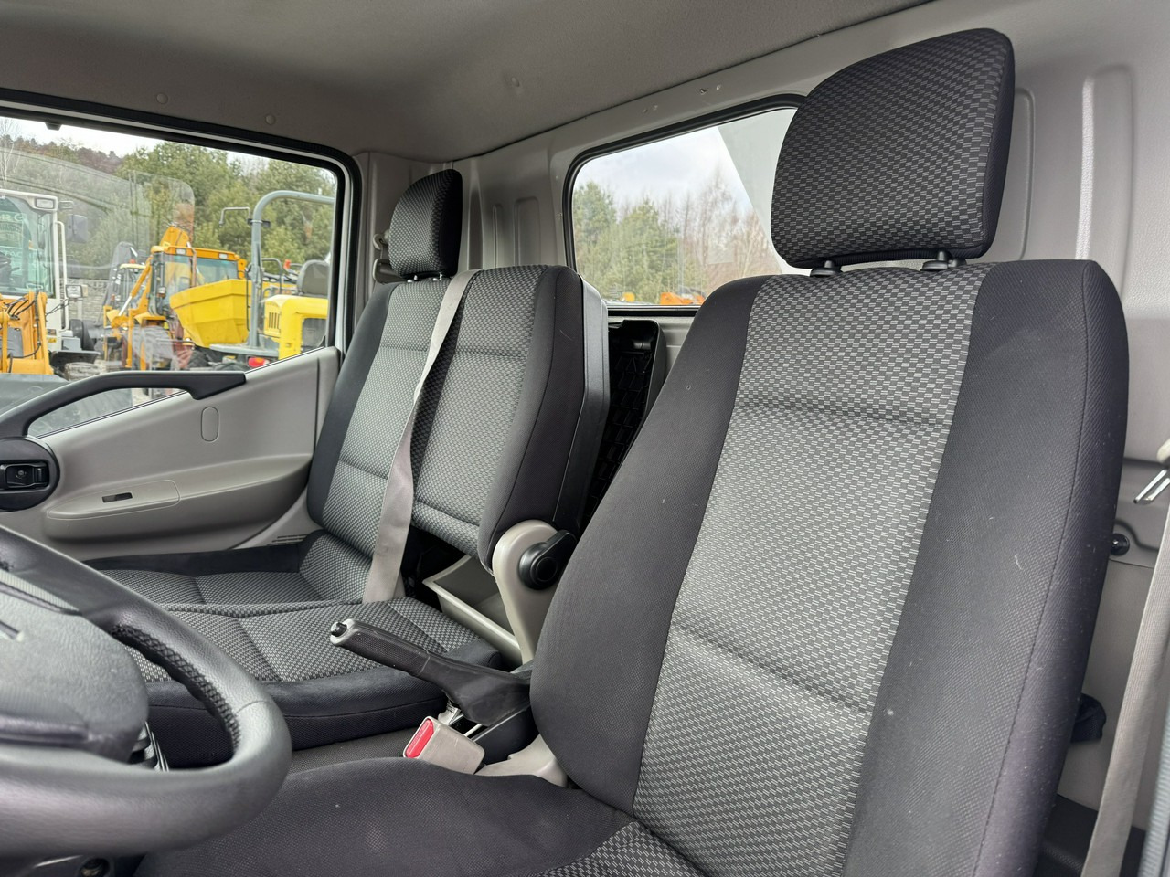 Camión con plataforma elevadora Renault Maxity: foto 28