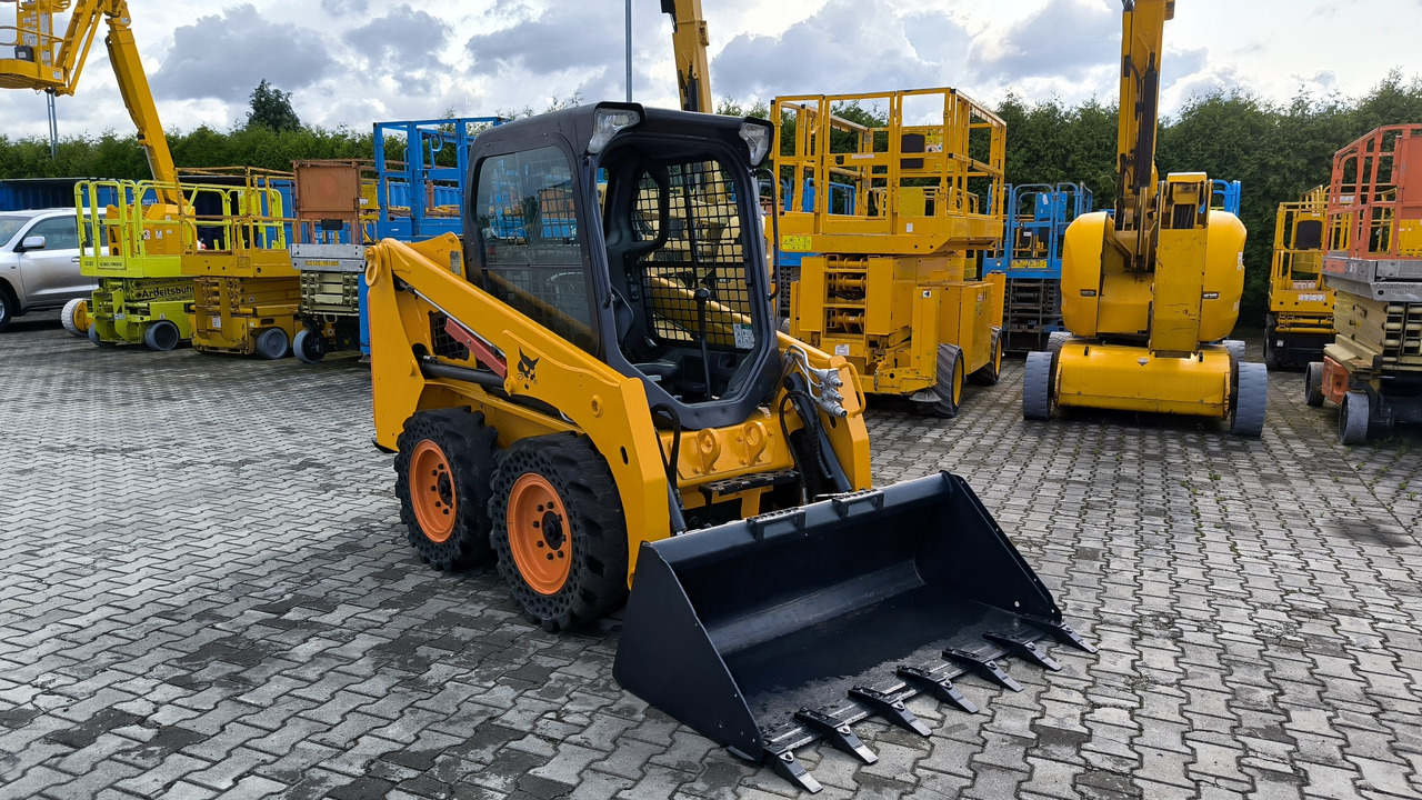 BOBCAT S450 - Minicargadora: foto 1 BOBCAT S450 - Minicargadora: foto 1