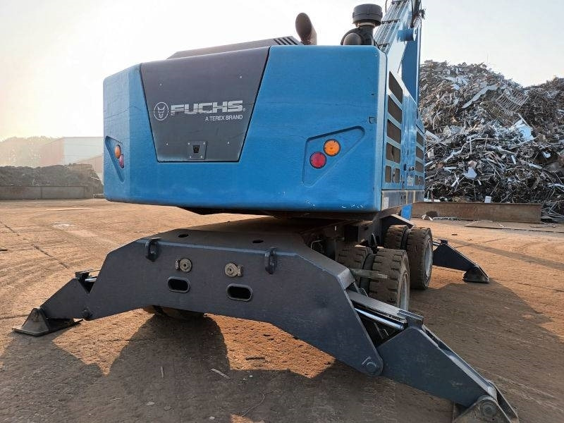 Fuchs MHL 350 F - Manipulador de materiales: foto 4 Fuchs MHL 350 F - Manipulador de materiales: foto 4