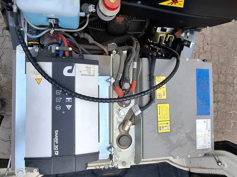 Giant G 2700 E X-Tra Elektro - Minicargadora: foto 5 Giant G 2700 E X-Tra Elektro - Minicargadora: foto 5