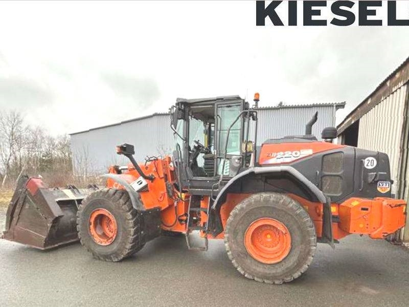 Hitachi ZW 220-6 - Cargadora de ruedas: foto 1 Hitachi ZW 220-6 - Cargadora de ruedas: foto 1