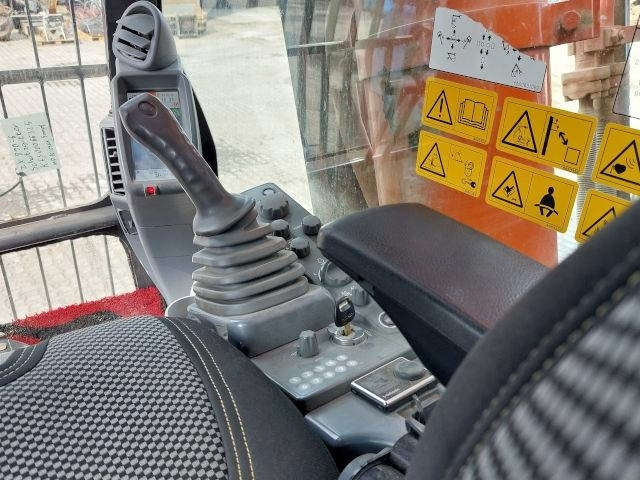 Excavadora de cadenas Hitachi ZX 890 LCH-6: foto 14 Excavadora de cadenas Hitachi ZX 890 LCH-6: foto 14