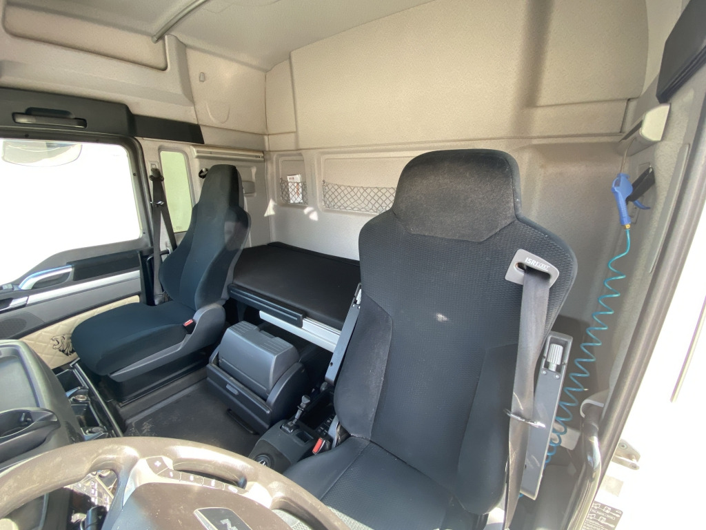 MAN TGX 18.460 4x4 H BL - Cabeza tractora: foto 3 MAN TGX 18.460 4x4 H BL - Cabeza tractora: foto 3