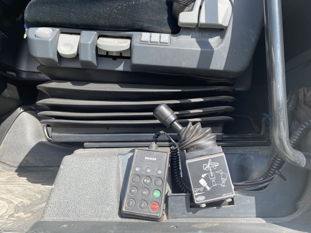 MAN TGX 18.460 4x4 H BL - Cabeza tractora: foto 5 MAN TGX 18.460 4x4 H BL - Cabeza tractora: foto 5