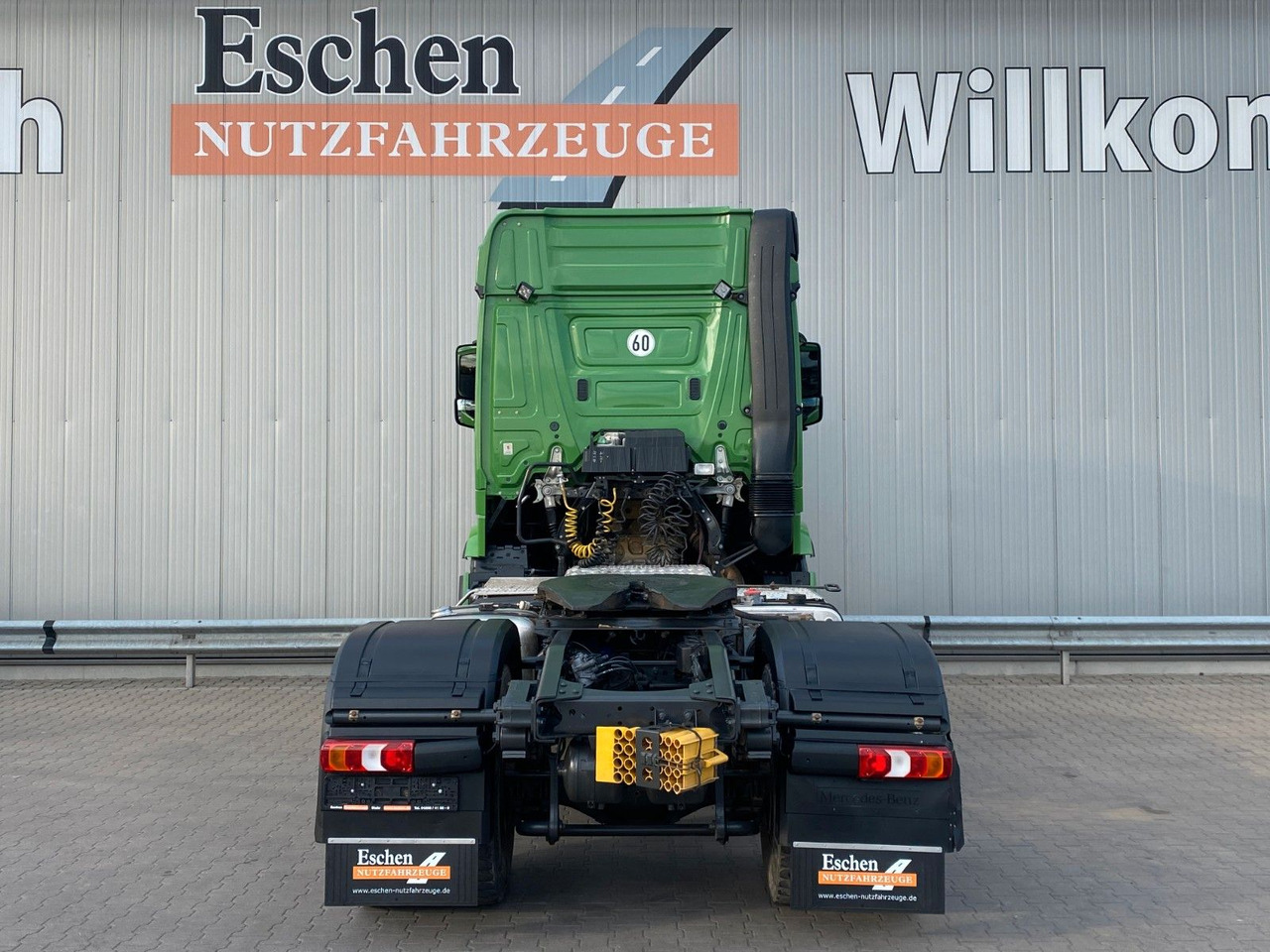 Mercedes-Benz 1851 4x4 MP4 | LOF*Blatt*2x Hydraulik*Klima*1.Hd - Cabeza tractora: foto 4 Mercedes-Benz 1851 4x4 MP4 | LOF*Blatt*2x Hydraulik*Klima*1.Hd - Cabeza tractora: foto 4