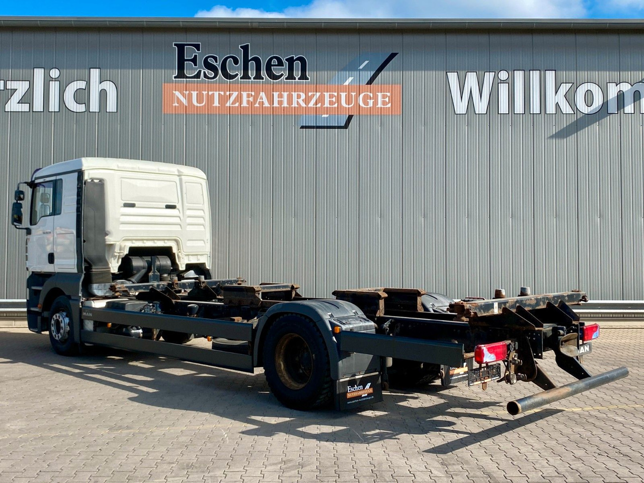 MAN TGA 18.350 LL Fahrschule*Driving school*5 Sitze MAN TGA 18.350 LL Fahrschule*Driving school*5 Sitze - Camión portacontenedore/ Intercambiable: foto 3 MAN TGA 18.350 LL Fahrschule*Driving school*5 Sitze MAN TGA 18.350 LL Fahrschule*Driving school*5 Sitze - Camión portacontenedore/ Intercambiable: foto 3