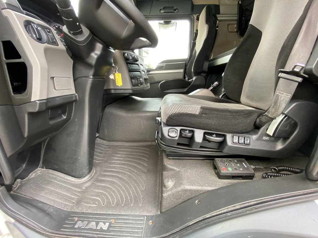 MAN TGL 12.250 4x2 BL - Camión lona: foto 4 MAN TGL 12.250 4x2 BL - Camión lona: foto 4