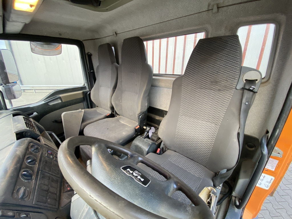 MAN TGL 8.210 4x2 BL - Camión caja abierta: foto 4 MAN TGL 8.210 4x2 BL - Camión caja abierta: foto 4