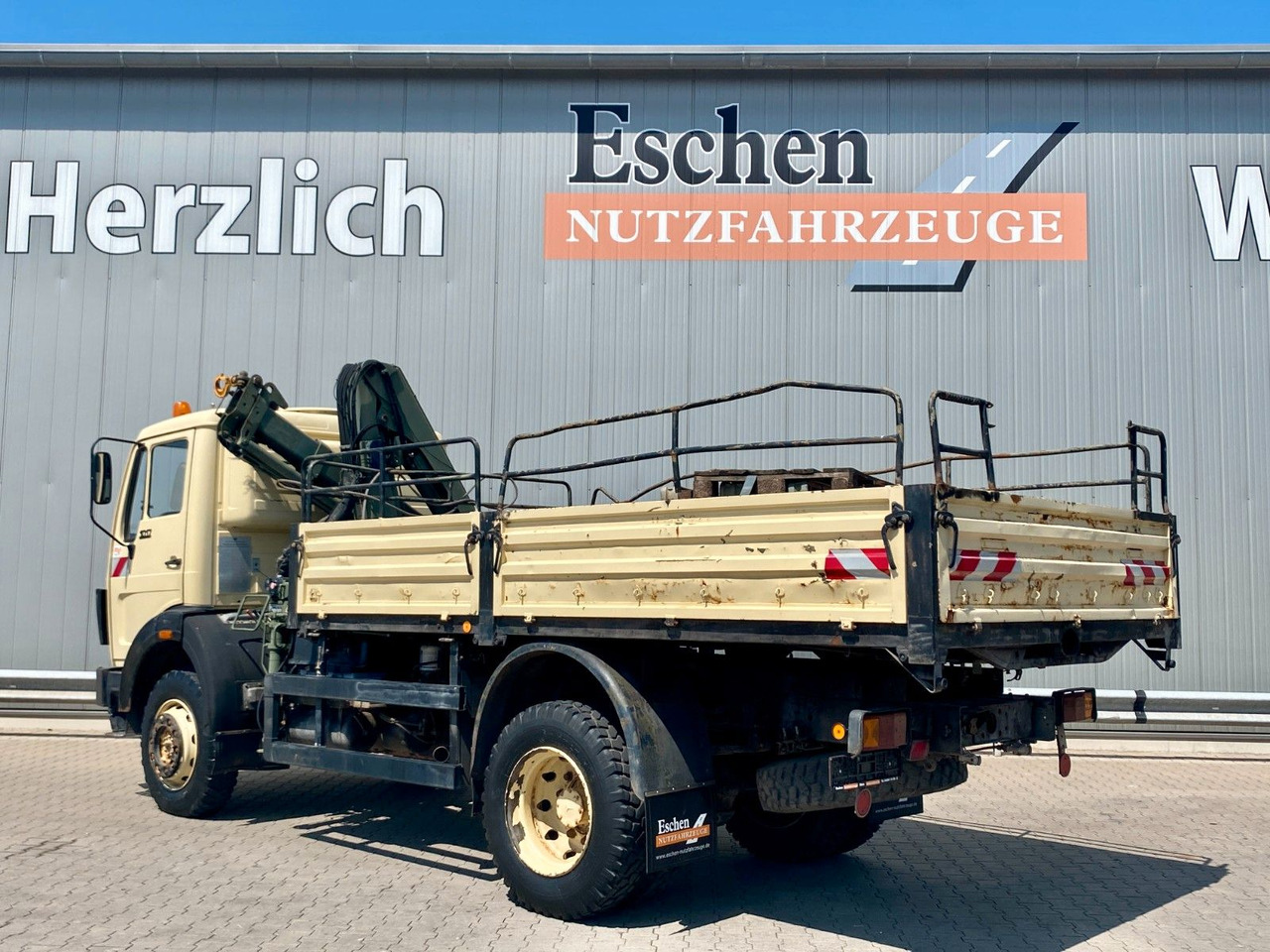 Mercedes-Benz 1017 4x4 Allrad Pritsche | HIAB 060-2 Kran*36TKM - Camión caja abierta, Camión grúa: foto 3 Mercedes-Benz 1017 4x4 Allrad Pritsche | HIAB 060-2 Kran*36TKM - Camión caja abierta, Camión grúa: foto 3