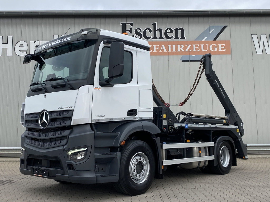 Mercedes-Benz 1842 L Actros - Camión portacontenedor de cadenas: foto 2 Mercedes-Benz 1842 L Actros - Camión portacontenedor de cadenas: foto 2