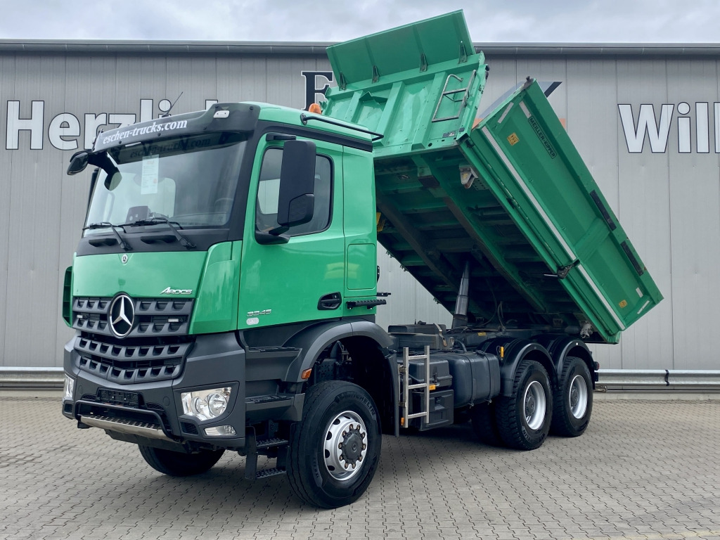 Mercedes-Benz 3345 6x6 Arocs - Camión volquete: foto 1 Mercedes-Benz 3345 6x6 Arocs - Camión volquete: foto 1