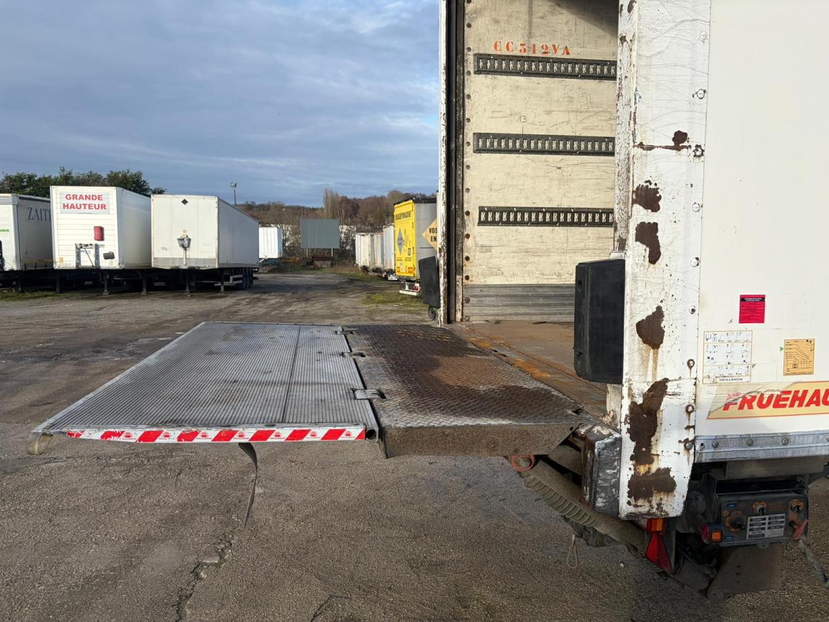 Semirremolque caja cerrada Fruehauf: foto 7
