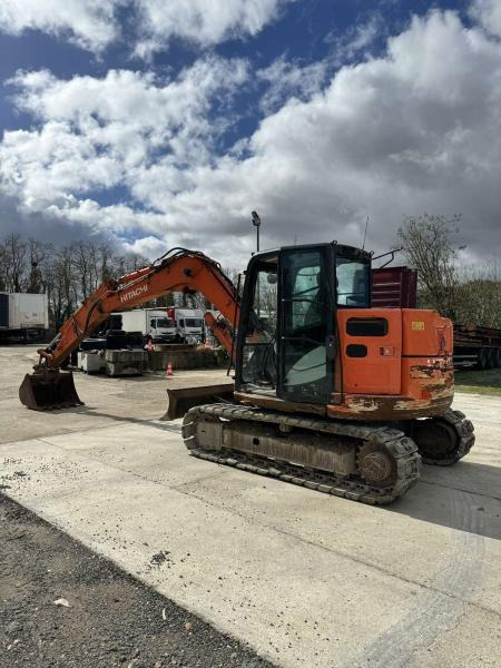 Hitachi ZX85USB-5A - Excavadora de cadenas: foto 1 Hitachi ZX85USB-5A - Excavadora de cadenas: foto 1