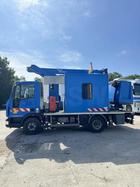 Iveco Eurocargo - Camión con plataforma elevadora: foto 5 Iveco Eurocargo - Camión con plataforma elevadora: foto 5