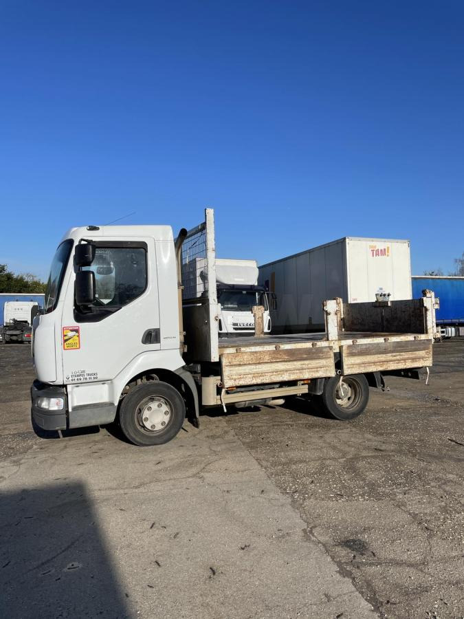 Renault Midlum 160 - Camión volquete: foto 2 Renault Midlum 160 - Camión volquete: foto 2