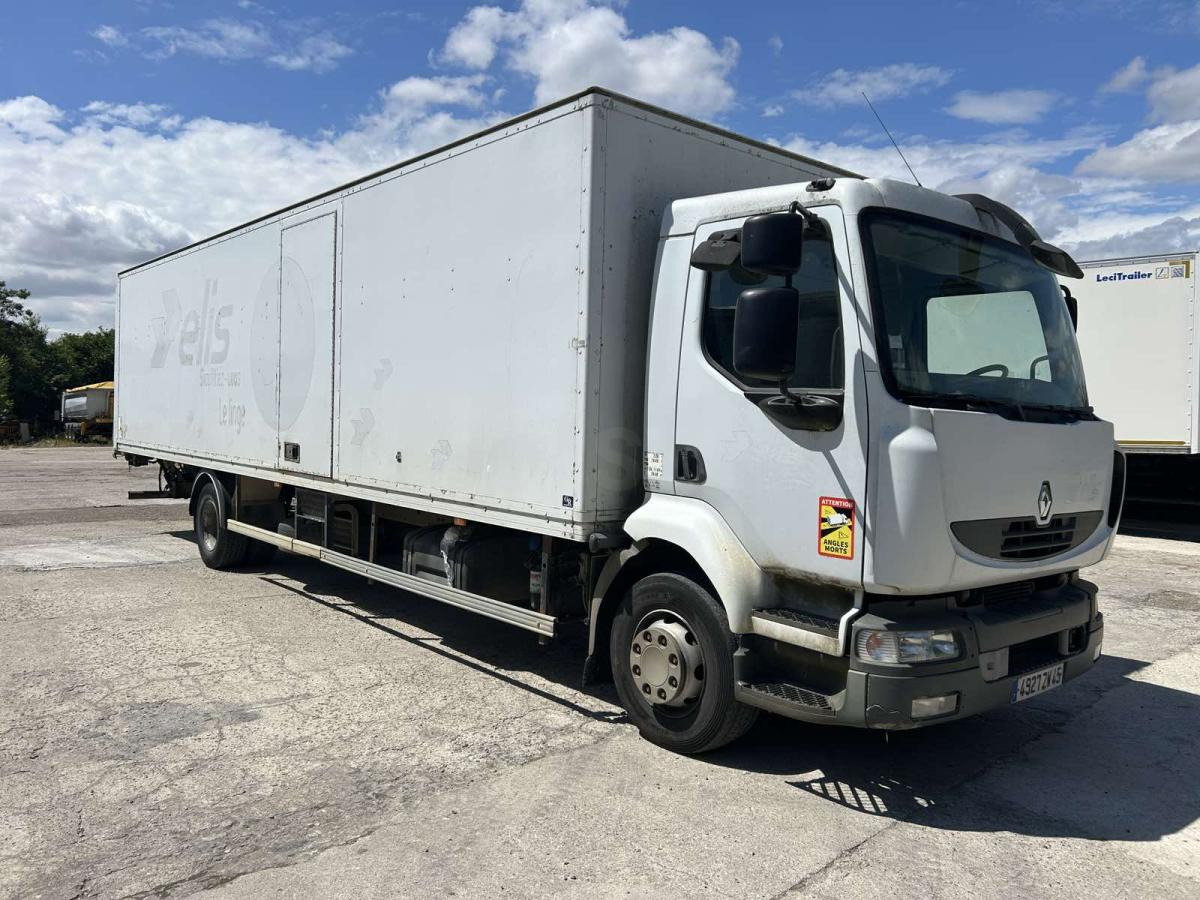 Renault Midlum 180 - Camión caja cerrada: foto 2 Renault Midlum 180 - Camión caja cerrada: foto 2