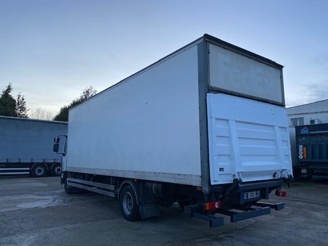 Renault Midlum 180 - Camión caja cerrada: foto 5 Renault Midlum 180 - Camión caja cerrada: foto 5