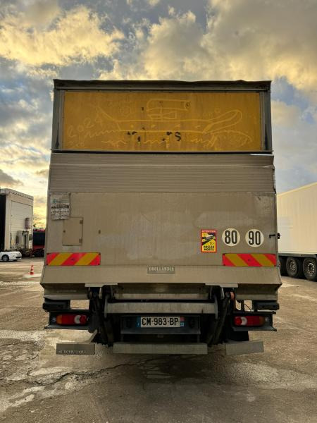 Camión caja cerrada Renault Midlum 220: foto 8 Camión caja cerrada Renault Midlum 220: foto 8