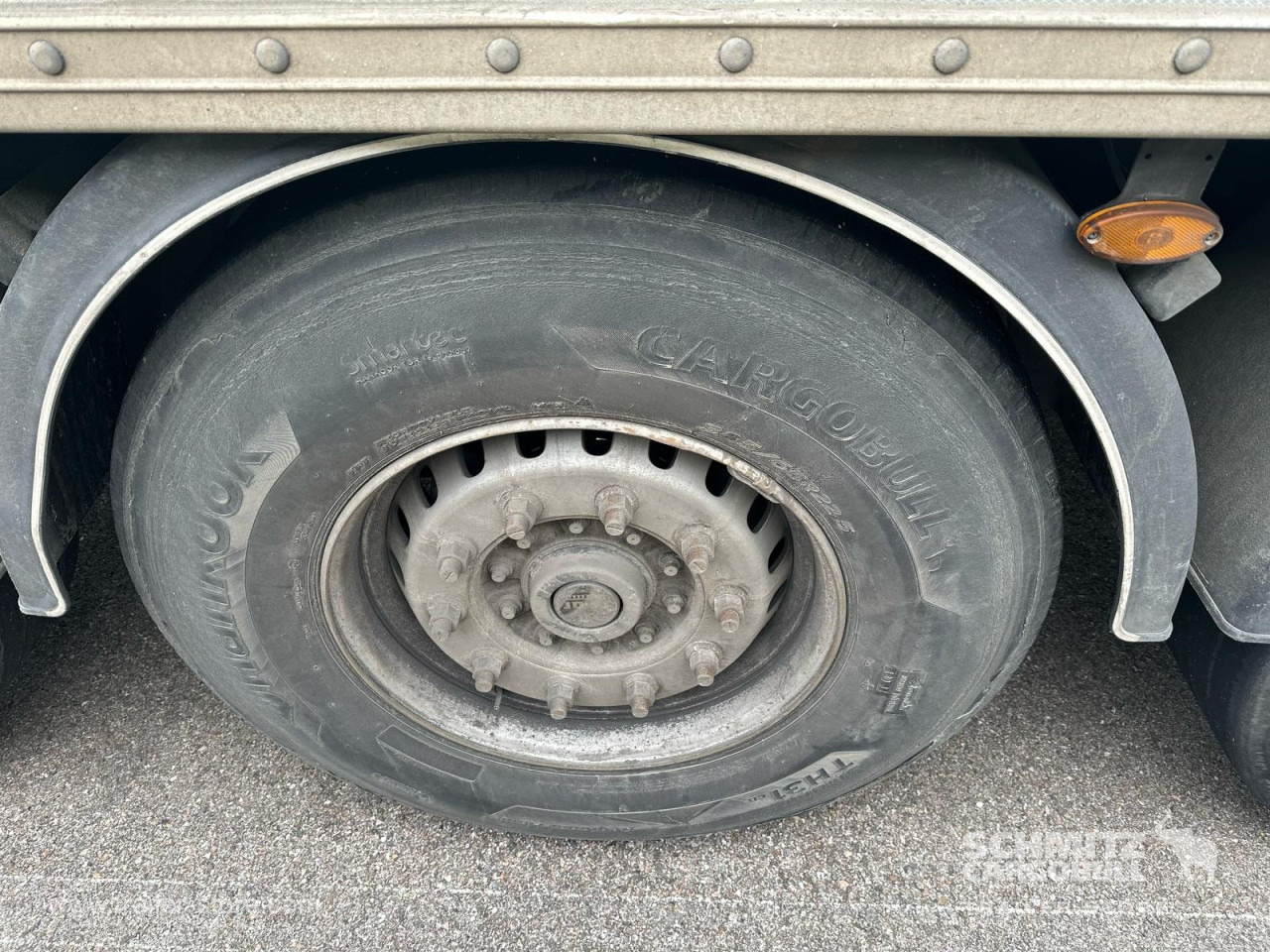 FRUEHAUF Dryfreight Standard Roller shutter door - Semirremolque caja cerrada: foto 3 FRUEHAUF Dryfreight Standard Roller shutter door - Semirremolque caja cerrada: foto 3