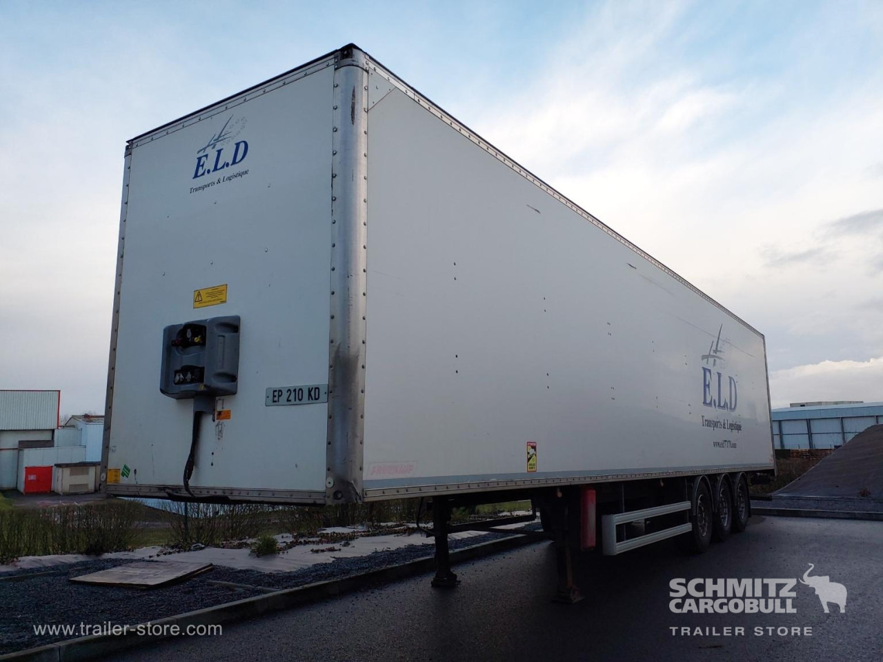 FRUEHAUF Dryfreight Standard Roller shutter door - Semirremolque caja cerrada: foto 1 FRUEHAUF Dryfreight Standard Roller shutter door - Semirremolque caja cerrada: foto 1