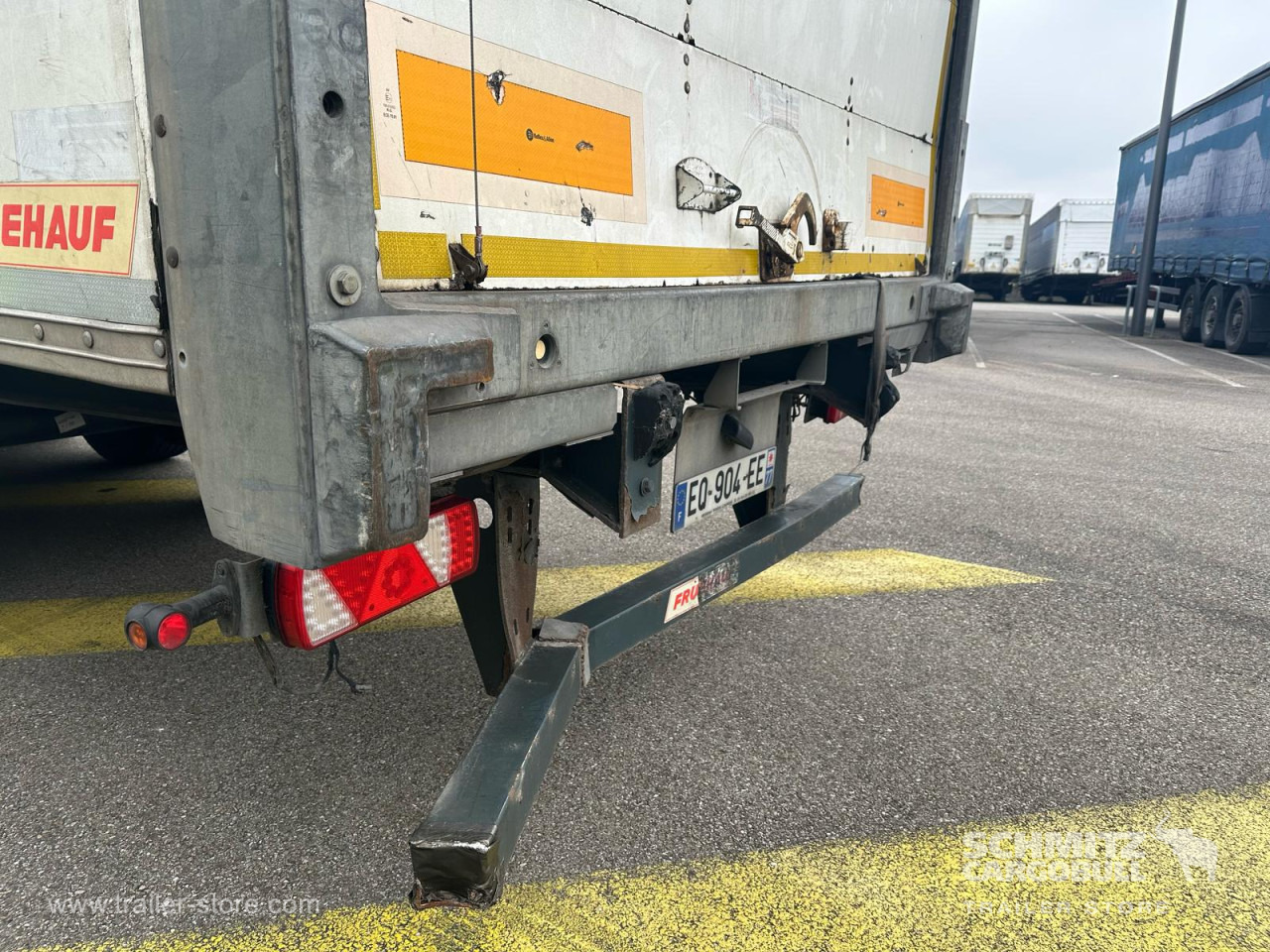 Semirremolque caja cerrada FRUEHAUF Dryfreight Standard Roller shutter door: foto 11