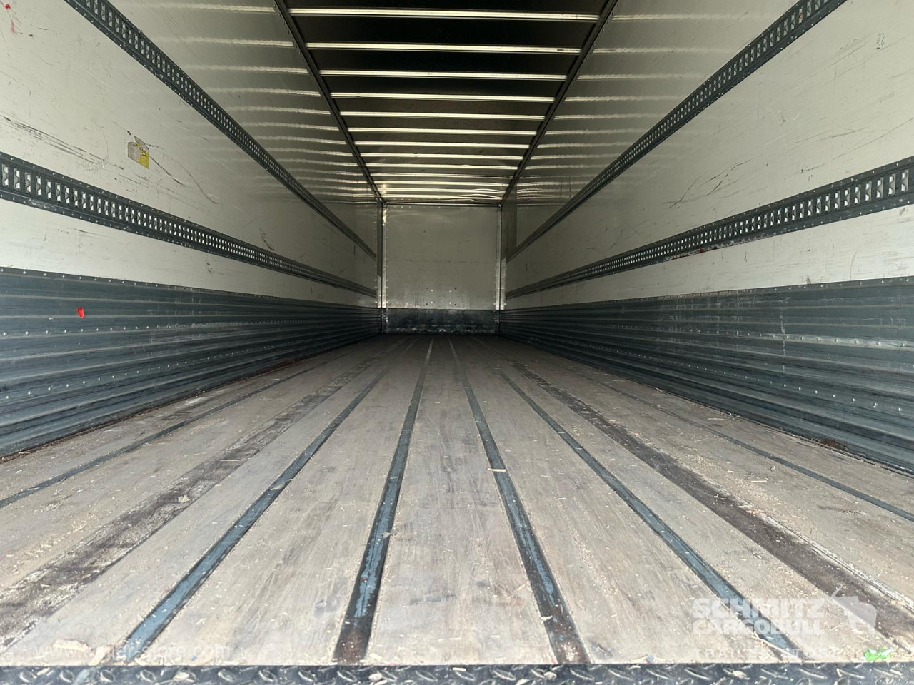 Semirremolque caja cerrada FRUEHAUF Dryfreight Standard Roller shutter door: foto 6