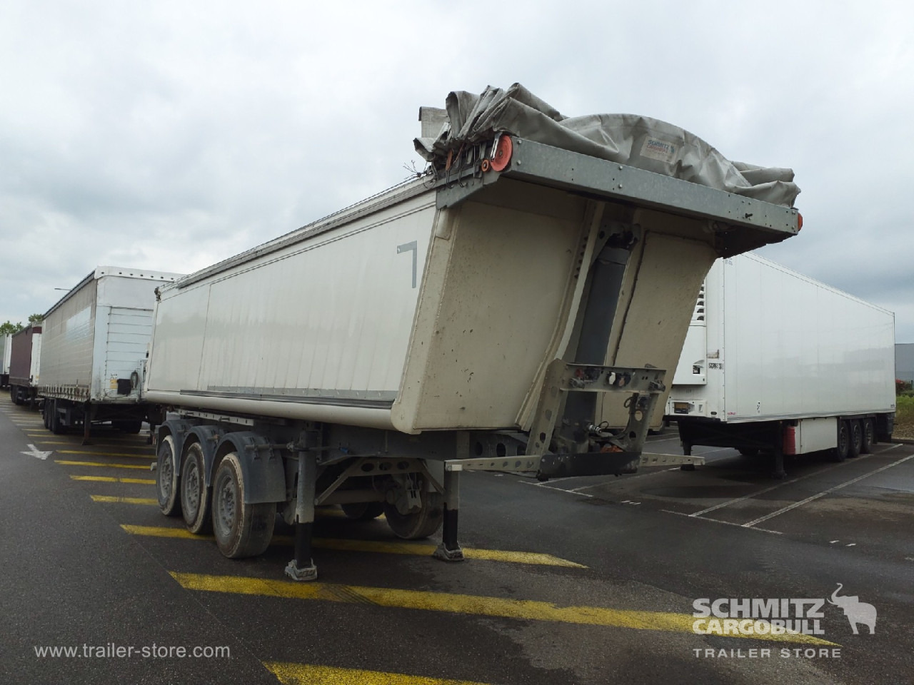 SCHMITZ Tipper Alu-square sided body 27m³ - Semirremolque volquete: foto 1 SCHMITZ Tipper Alu-square sided body 27m³ - Semirremolque volquete: foto 1