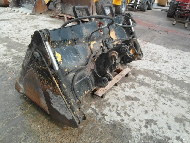 4 in 1 Schaufel (Klappschaufel) - Cazo cargador: foto 4 4 in 1 Schaufel (Klappschaufel) - Cazo cargador: foto 4