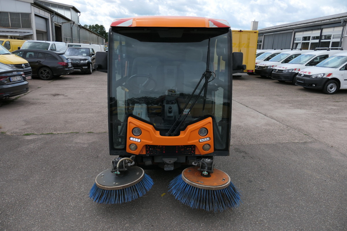 CN200 Sweeper - Barredora vial: foto 2 CN200 Sweeper - Barredora vial: foto 2