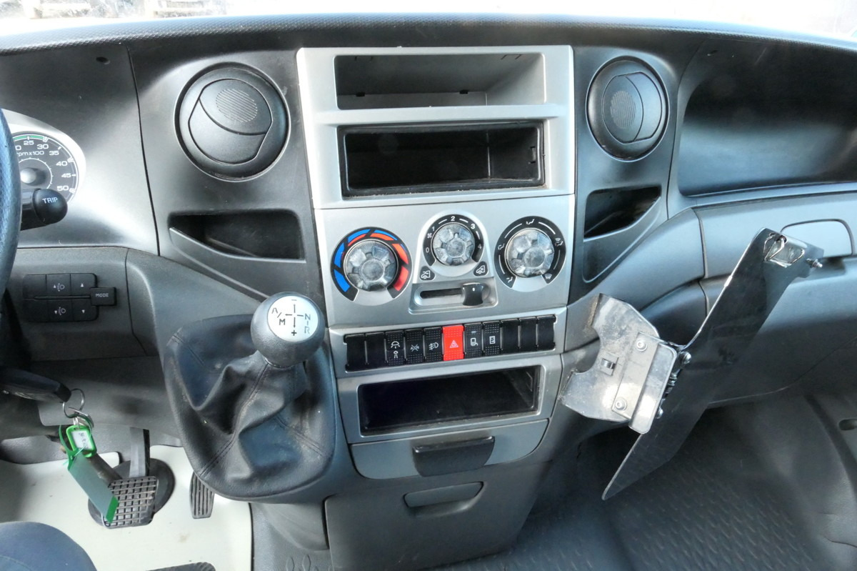 Furgoneta caja cerrada IVECO Daily 35 S11 C30C AUTOMATIK KAMERA MAXI Regale D: foto 10