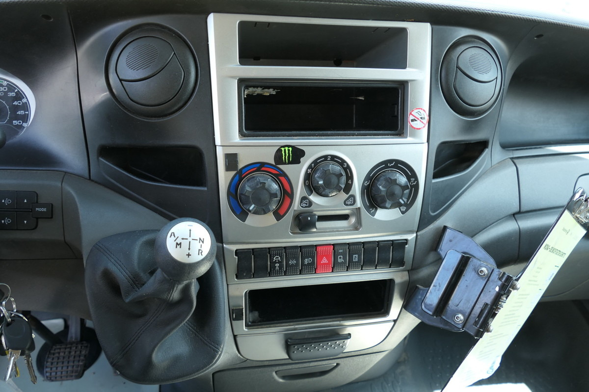 Furgoneta caja cerrada IVECO Daily 35 S11 C30C AUTOMATIK KAMERA MAXI Regale D: foto 10