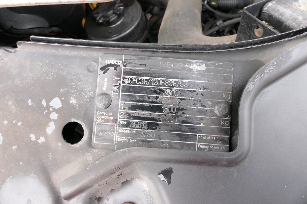 Furgoneta caja cerrada IVECO Daily 35 S11 C30C AUTOMATIK KAMERA MAXI Regale D: foto 13