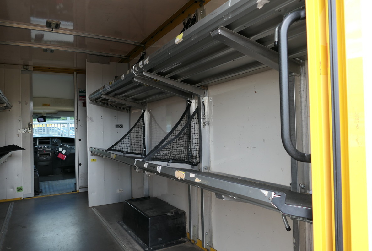 Furgoneta caja cerrada IVECO Daily 35 S11 C30C AUTOMATIK KAMERA MAXI Regale L: foto 8 Furgoneta caja cerrada IVECO Daily 35 S11 C30C AUTOMATIK KAMERA MAXI Regale L: foto 8