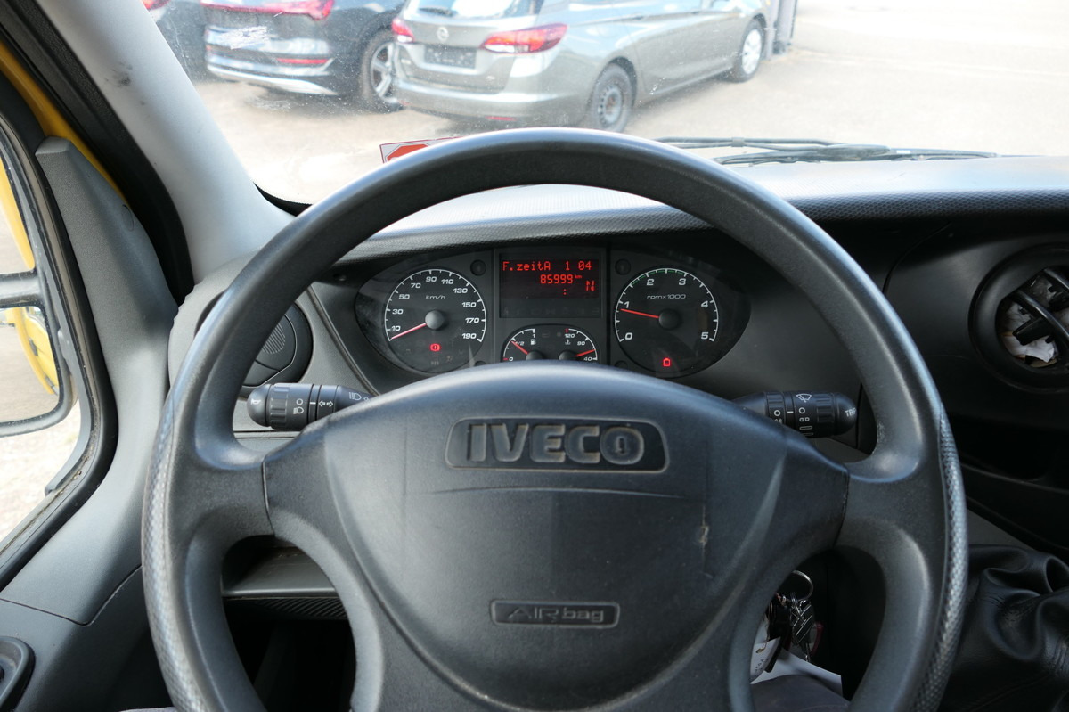 Furgoneta caja cerrada IVECO Daily 35 S11 C30C AUTOMATIK KAMERA MAXI Regale L: foto 11 Furgoneta caja cerrada IVECO Daily 35 S11 C30C AUTOMATIK KAMERA MAXI Regale L: foto 11