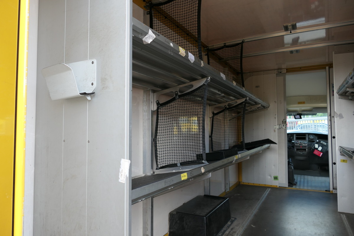 Furgoneta caja cerrada IVECO Daily 35 S11 C30C AUTOMATIK KAMERA MAXI Regale L: foto 7 Furgoneta caja cerrada IVECO Daily 35 S11 C30C AUTOMATIK KAMERA MAXI Regale L: foto 7