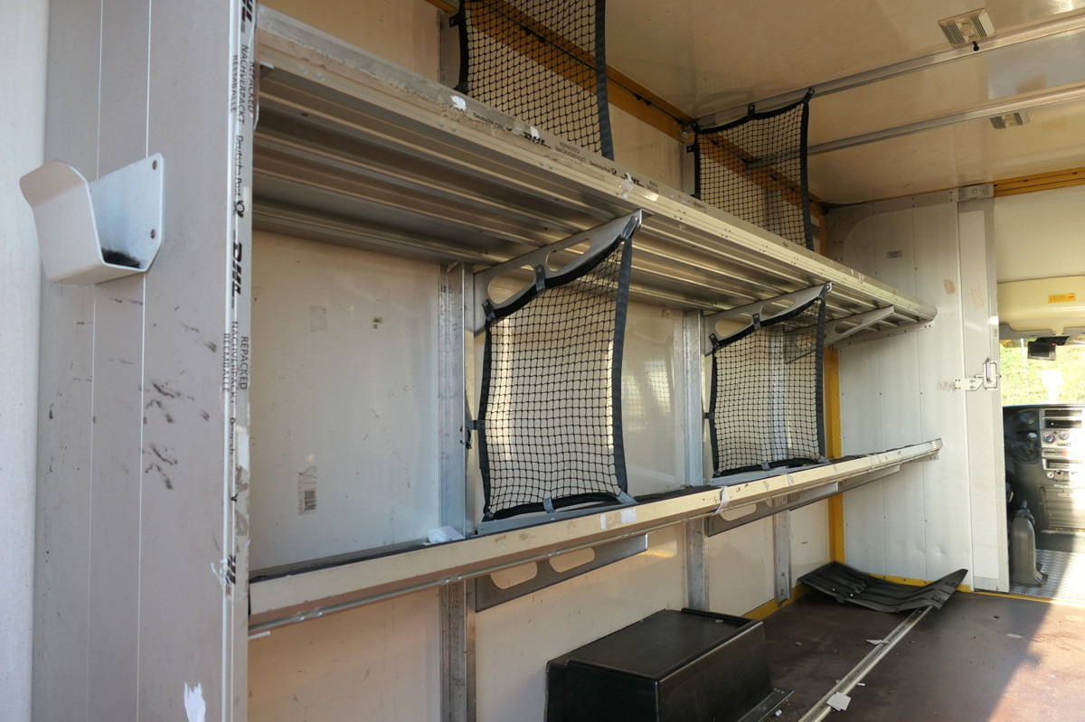 Furgoneta caja cerrada IVECO Daily 35 S11 C30C AUTOMATIK KAMERA Regale LUFT D: foto 7 Furgoneta caja cerrada IVECO Daily 35 S11 C30C AUTOMATIK KAMERA Regale LUFT D: foto 7