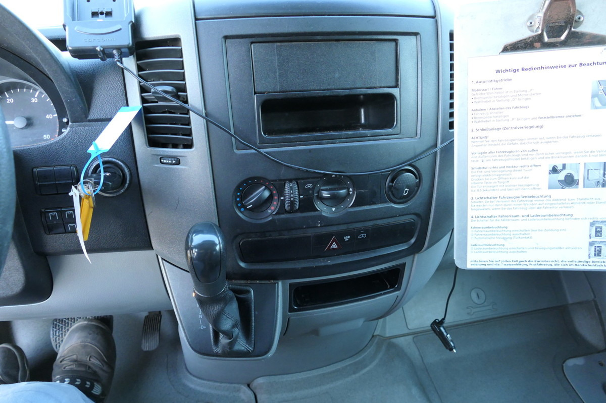 Furgoneta caja cerrada MERCEDES-BENZ SPRINTER 310 CDI MAXI EURO-5 KOFFER REGALE KAMER: foto 12 Furgoneta caja cerrada MERCEDES-BENZ SPRINTER 310 CDI MAXI EURO-5 KOFFER REGALE KAMER: foto 12