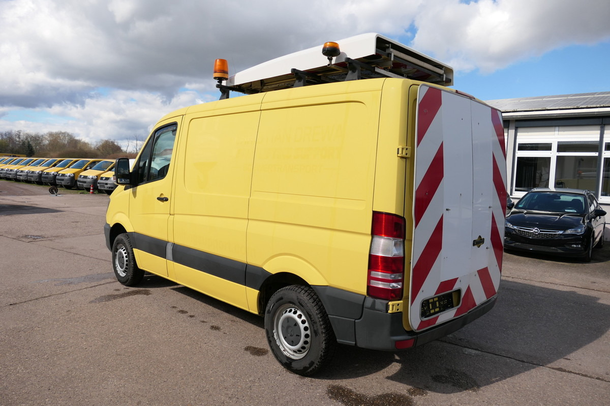 MERCEDES-BENZ Sprinter 216 CDI KLIMA - Begleitfahrzeug SCHLAFB - Furgoneta pequeña: foto 5 MERCEDES-BENZ Sprinter 216 CDI KLIMA - Begleitfahrzeug SCHLAFB - Furgoneta pequeña: foto 5