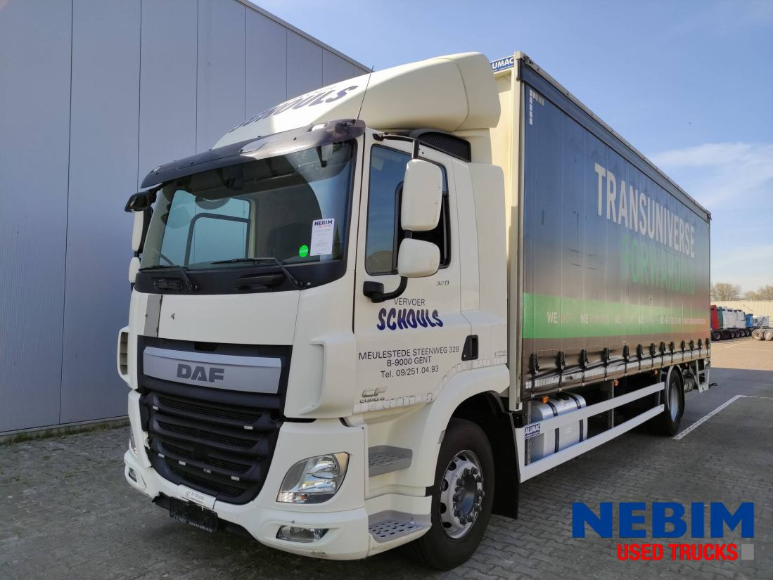 DAF CF 320 4x2 - 440.565 km - Camión lona: foto 1 DAF CF 320 4x2 - 440.565 km - Camión lona: foto 1
