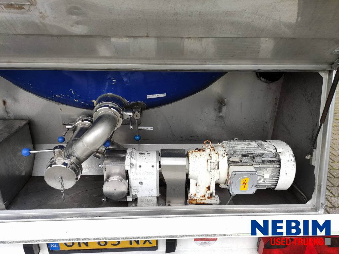 Feldbinder TSA 33.3-3 Unibloc pump electr - 3 comp. 8.000 / 2 2.500 / 3.000 Ltr. - Semirremolque cisterna: foto 3 Feldbinder TSA 33.3-3 Unibloc pump electr - 3 comp. 8.000 / 2 2.500 / 3.000 Ltr. - Semirremolque cisterna: foto 3