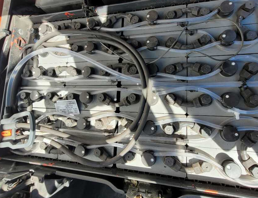 Linde E 16 C-01 (BATT. 2017) - Carretilla elevadora eléctrica: foto 4 Linde E 16 C-01 (BATT. 2017) - Carretilla elevadora eléctrica: foto 4