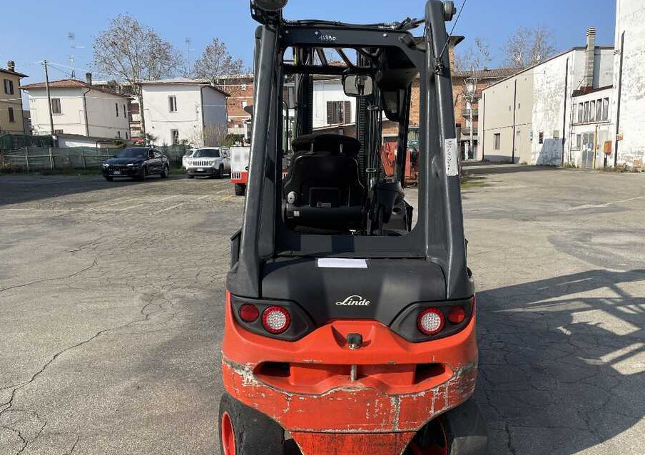 Linde E 30 L (batt. 2020) - Carretilla elevadora eléctrica: foto 4 Linde E 30 L (batt. 2020) - Carretilla elevadora eléctrica: foto 4