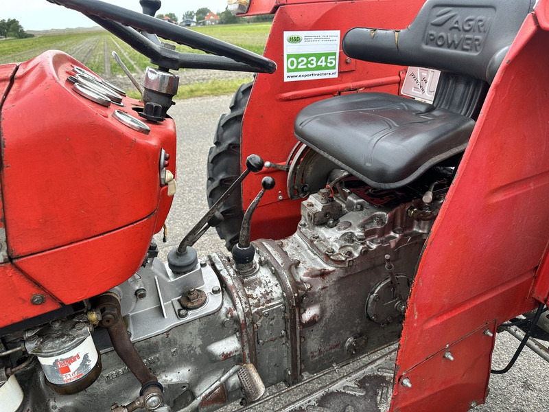 Massey Ferguson 135 - Tractor: foto 4 Massey Ferguson 135 - Tractor: foto 4
