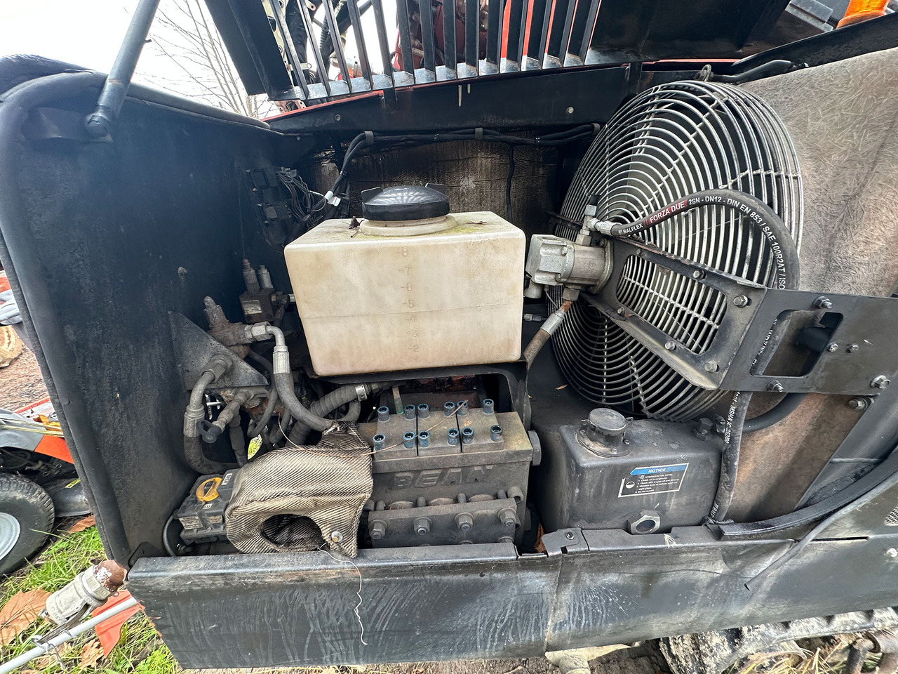 Ditch Witch JT3020 - Perforadora direccional horizontal: foto 5 Ditch Witch JT3020 - Perforadora direccional horizontal: foto 5